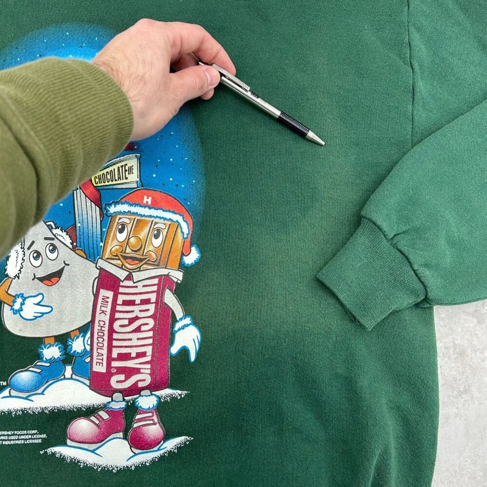 90s Vintage Hershey Sweatshirt Mens XL Chocolate Kiss Faded Winter‎ Christmas - Picture 8 of 12